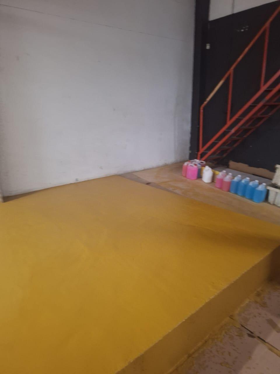 Seamless polyurethane screed floor with a smooth, even surface